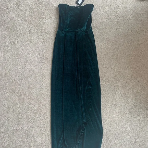 green velvet dress pretty little thing Pomander Place Hunter Green Velvet Samantha Dress Hunter Green / S main image 0